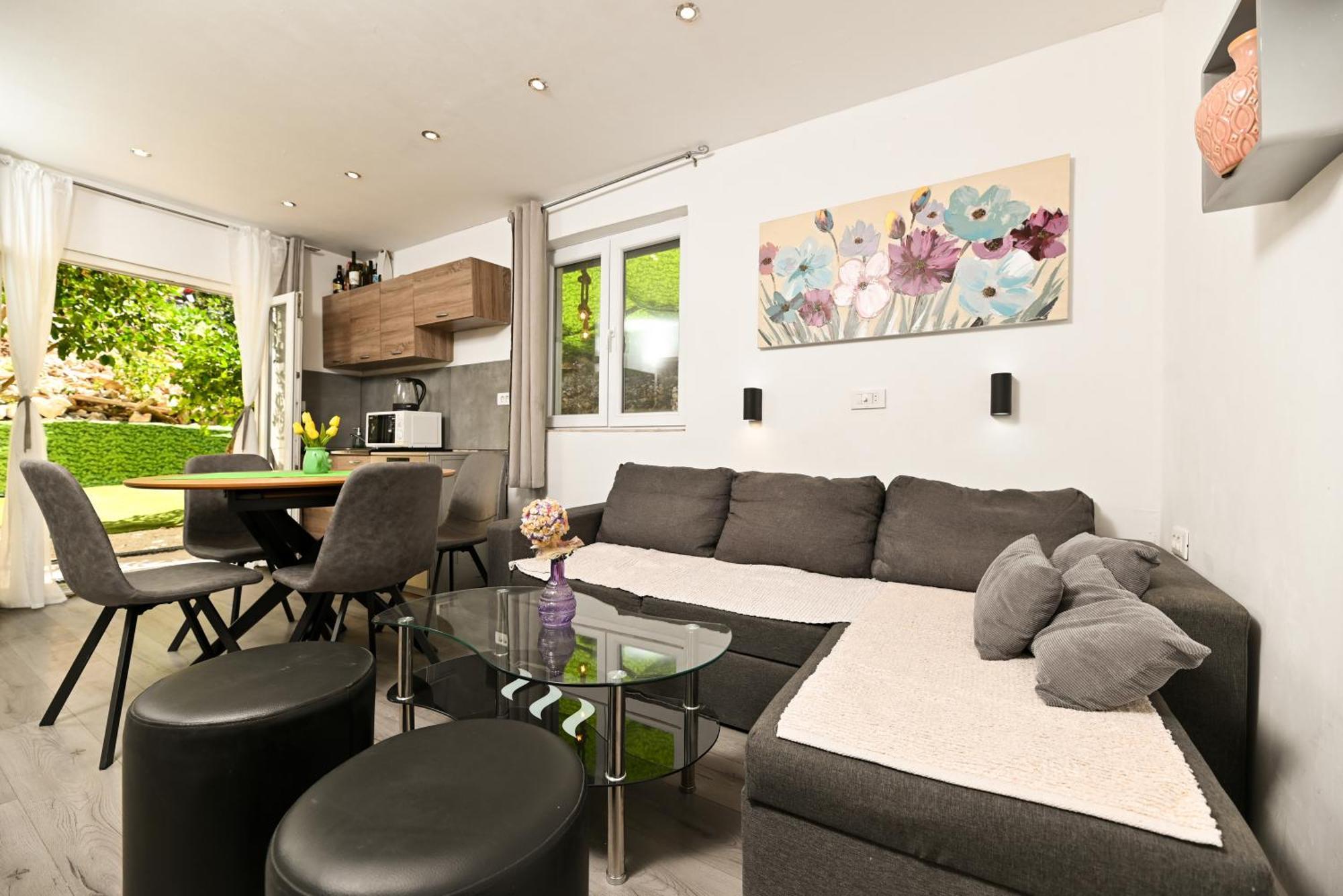 New,Close To The Beach Apartment With Domestic Olive Oil And Wine トロギール エクステリア 写真